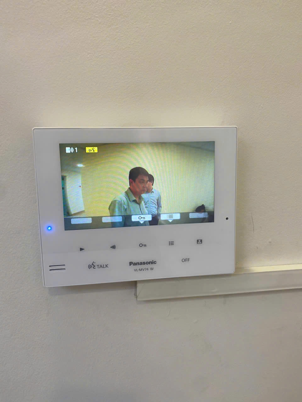 Sửa chữa bộ kết nối khóa cửa vân tay với chuông cửa màn hình tại điện lực Linh Đàm